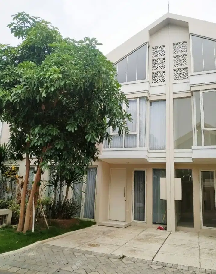 Hanya 1 M An Rumah MINIMALIS Pakuwon City ZIMBALI COSTA Grand Island