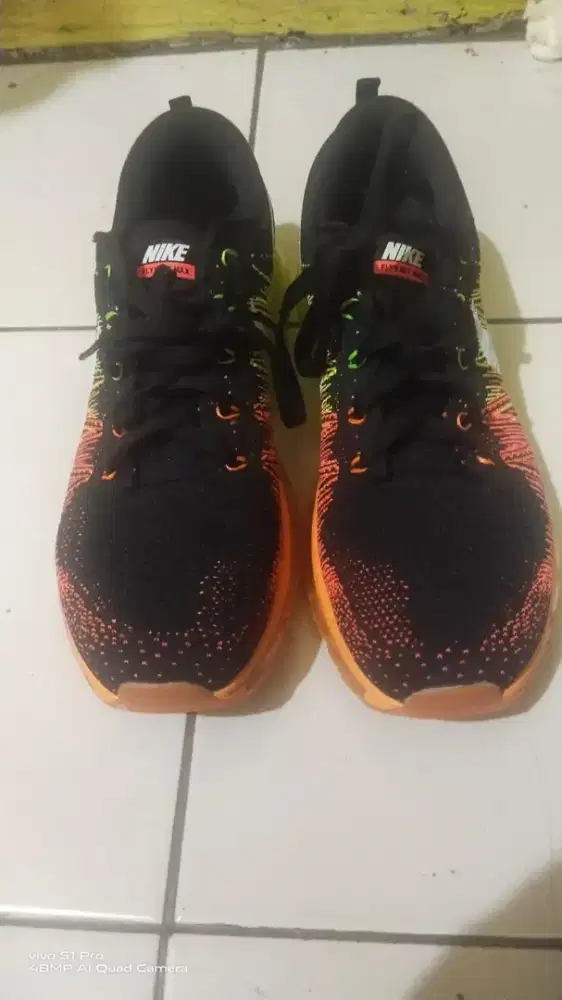 Dijual sepatu Nike air max kondisi msh bagus size 42