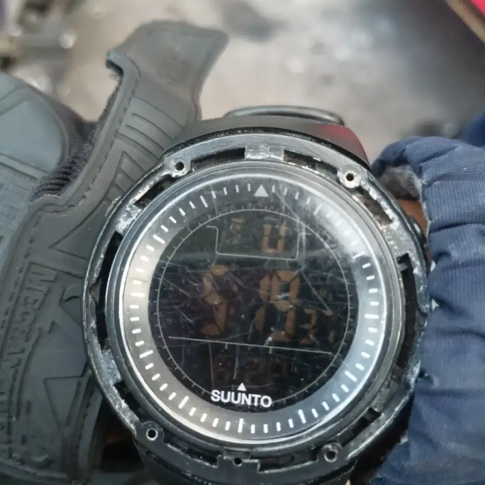 Jam tangan suunto ambit 2