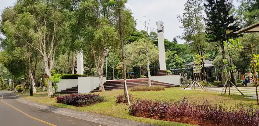 Rumah Bagus Elegan Siap Huni Lingkungan Bersih di Menteng Residence
