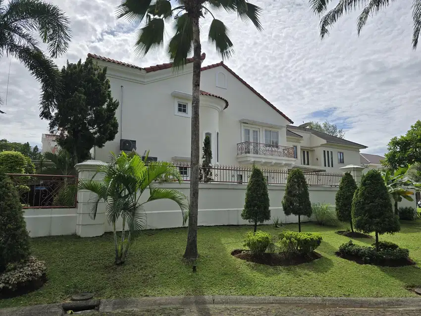 Dijual Rumah Dengan Private Pool Di Lippo Karawaci
