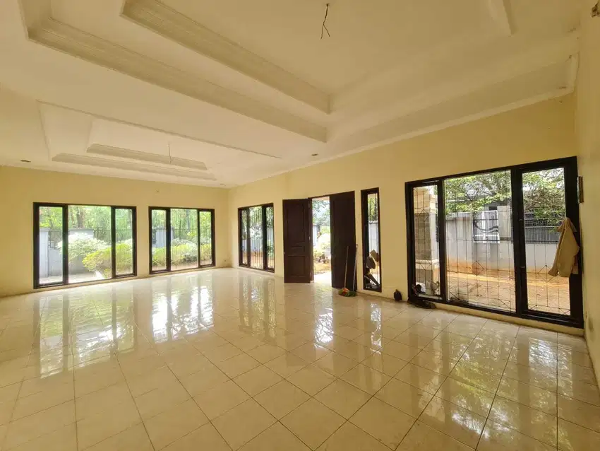 Rumah 1 lantai siap huni cocok untuk orang tua Pondok Indah Jakarta