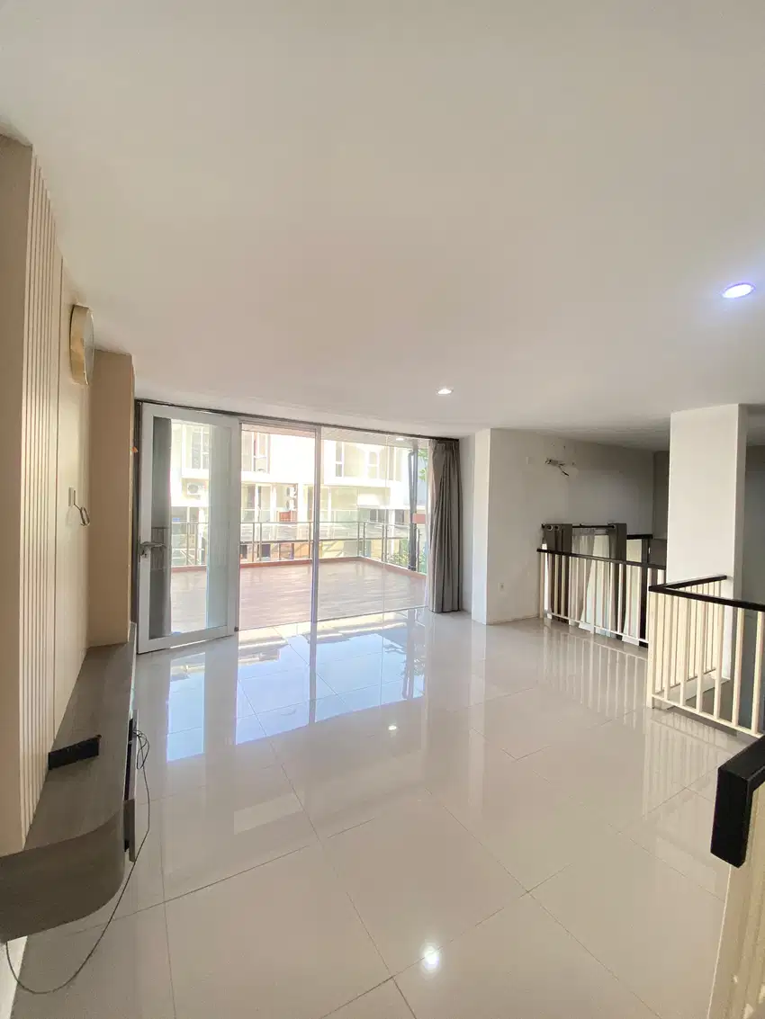 Rumah Mewah 2.5 Lantai Di Aeromansion Citra Garden 8