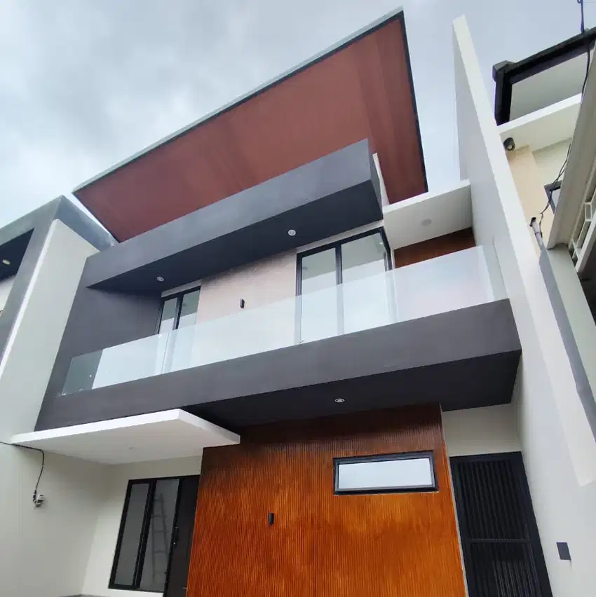 Rumah Baru 2 Lantai Manyar Modern Minimalis