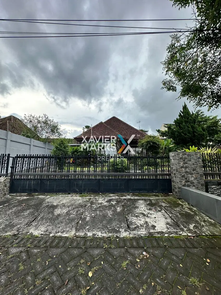 Dijual Rumah Vintage Klasik di Tumenggung Suryo Malang