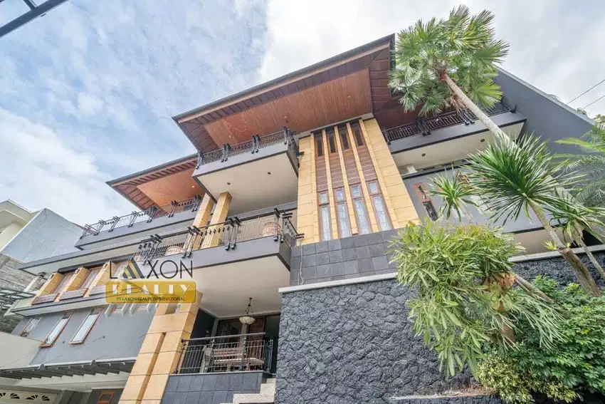 JUAL CEPAT RUMAH MEGAH SIAP HUNI DESAIN MODERN DI SETRA DUTA BANDUNG