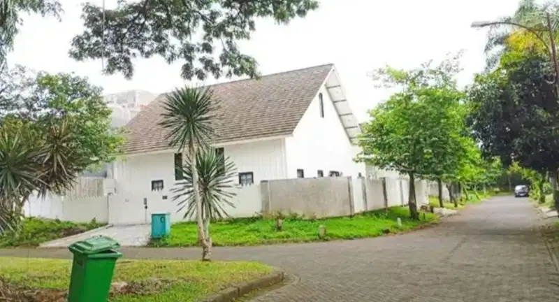 rumah mewah araya golf malang ada kolam renang carpot 5 mobil