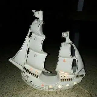 Lampu kapal antik