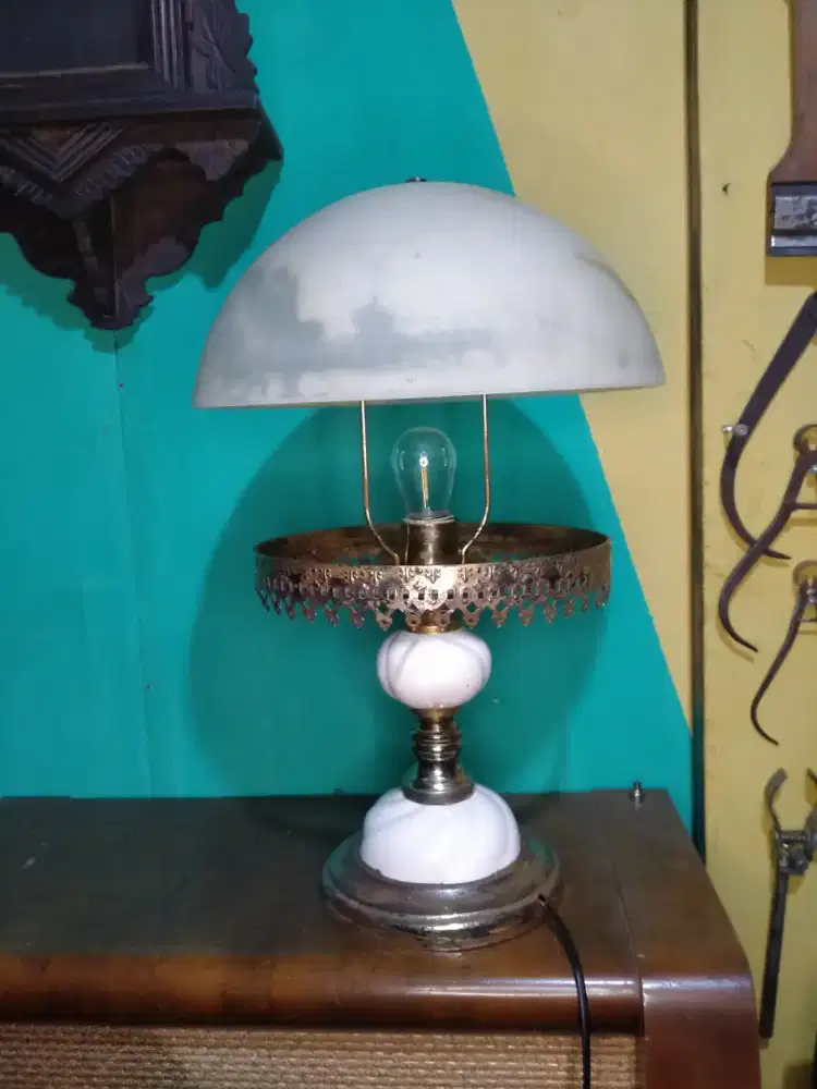 Lampu Meja jaduL