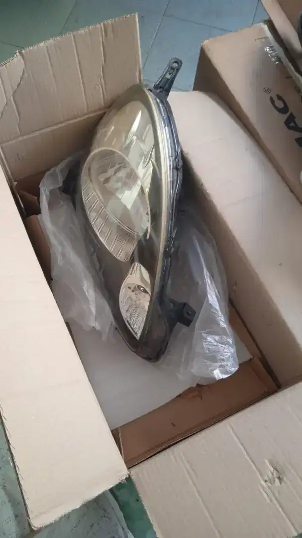 Lampu original lepasan mobilio