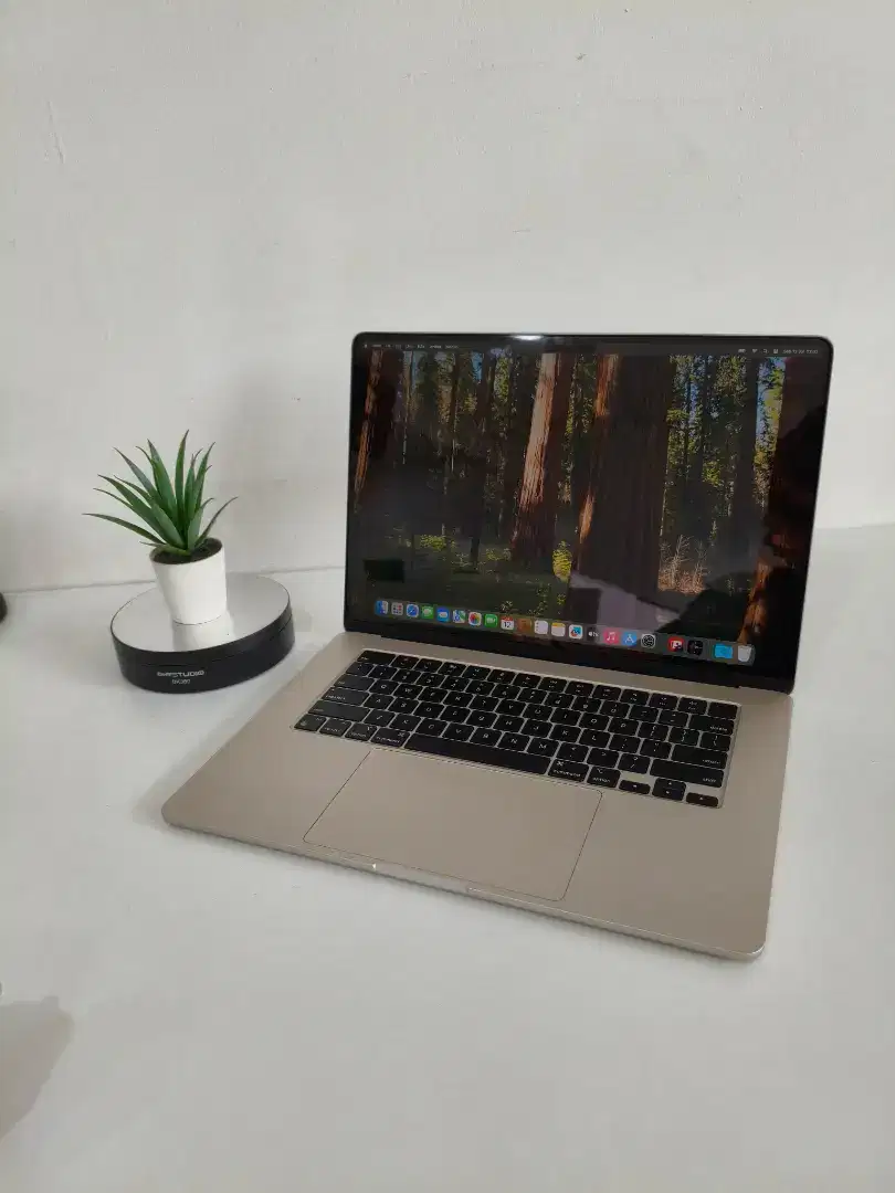 MacBook Air M2 15-inch 8/256gb