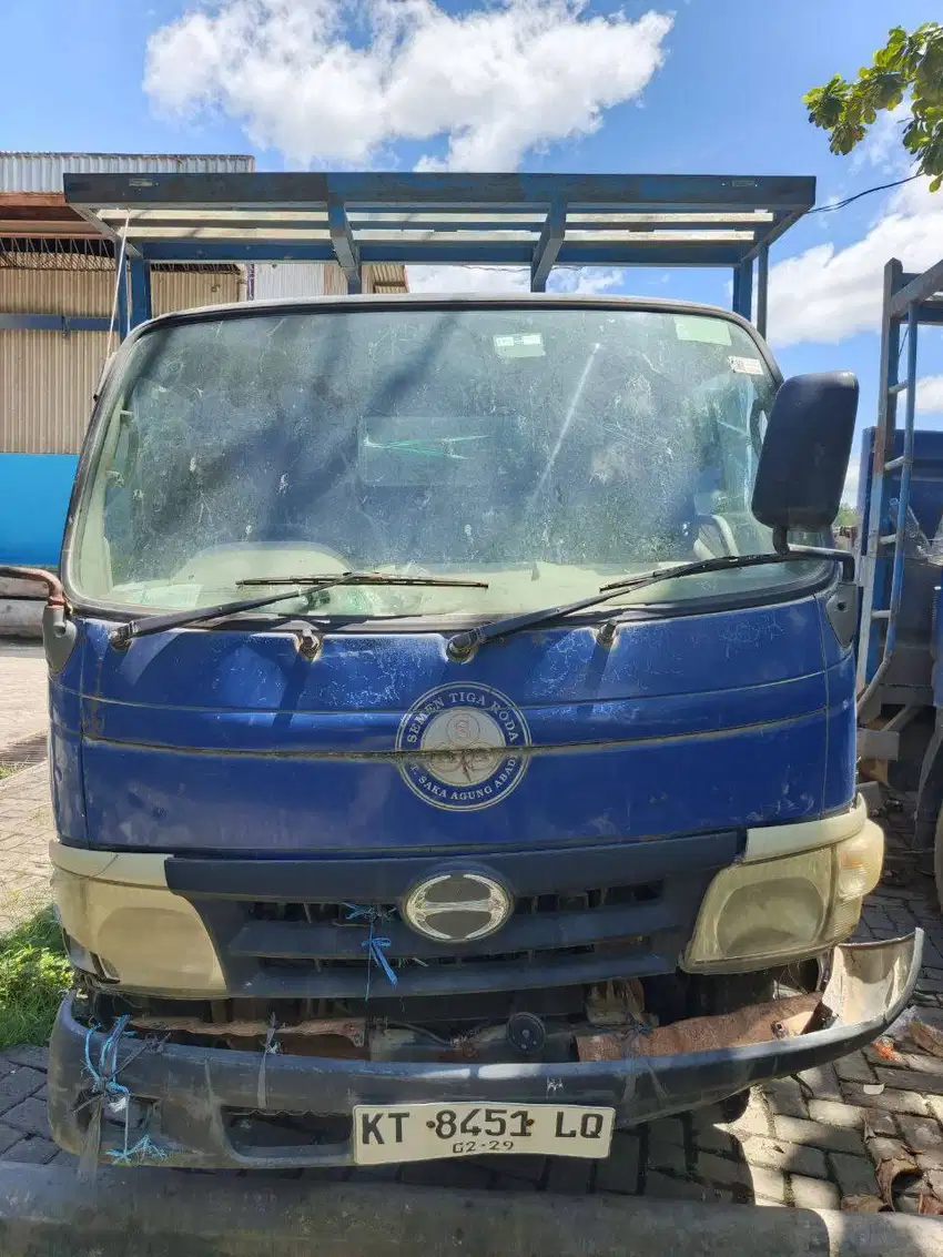 HINO DUTRO 2013 BALIKPAPAN KALTIM