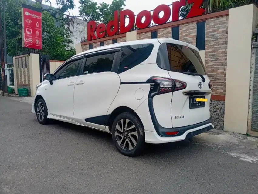 Sienta Q 2018 automatic Toyota Sienta 2018 type Q at Putih metik L
