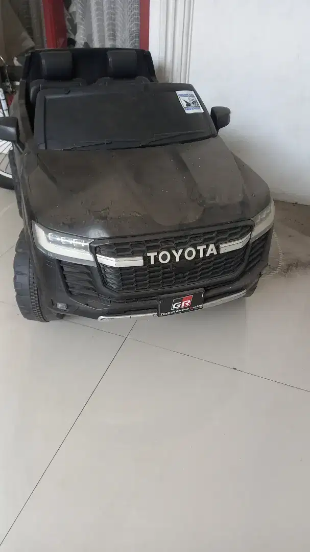 Mobil mainan anak