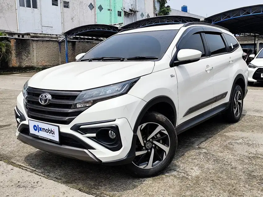 Pajak Panjang - Toyota Rush 1.5 GR Sport Bensin-MT 2021