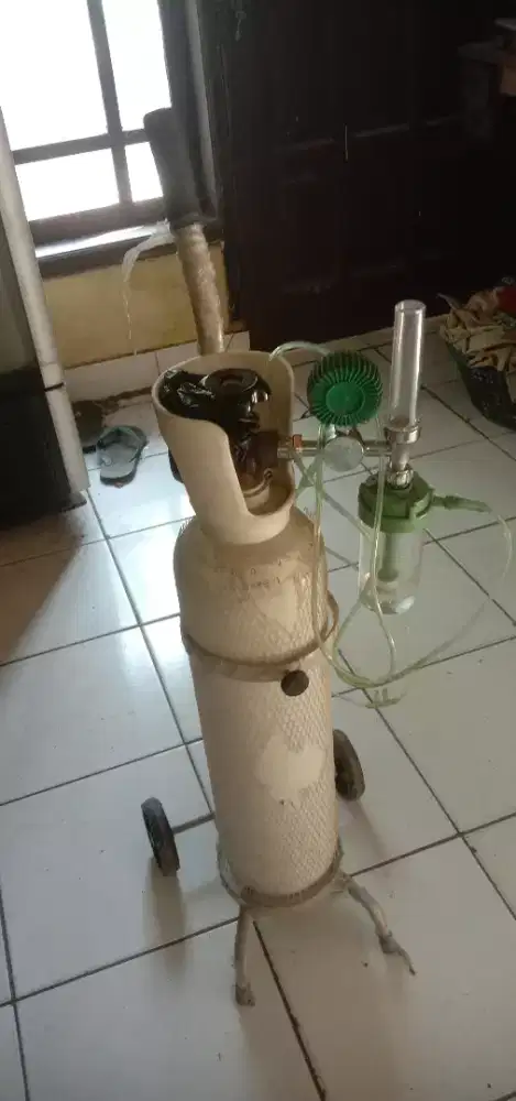 Tabung oksigen kondisi bagus