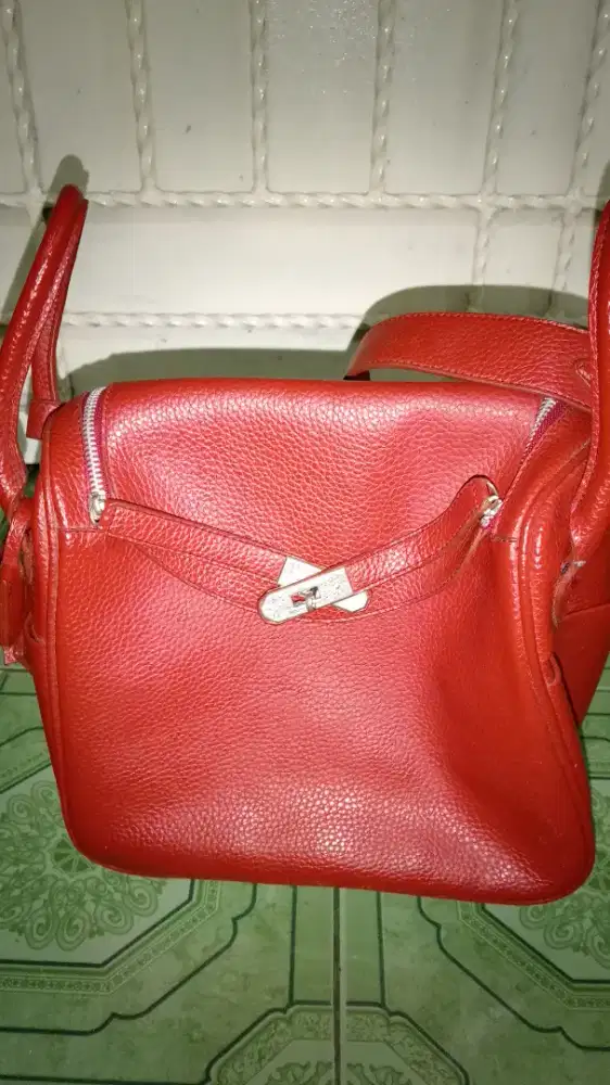 Dijual Tas Hermes-Paris Warna Merah. Harga : Rp 550rb / Nego