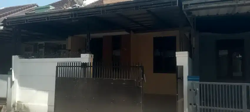Disewakan rumah di marga asri samping borma margacinta