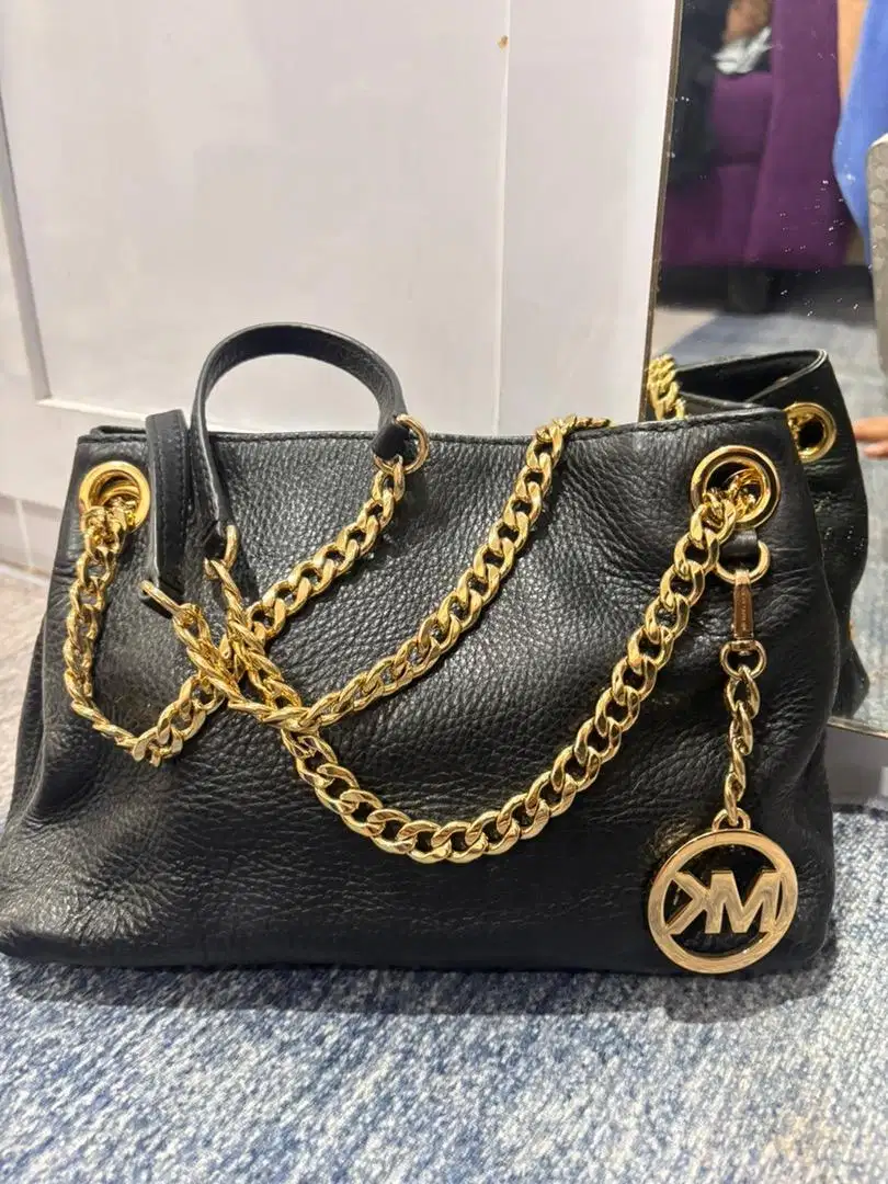 MICHAEL KORS Jet Set Medium Pebbled Laether Crossbody  Bag