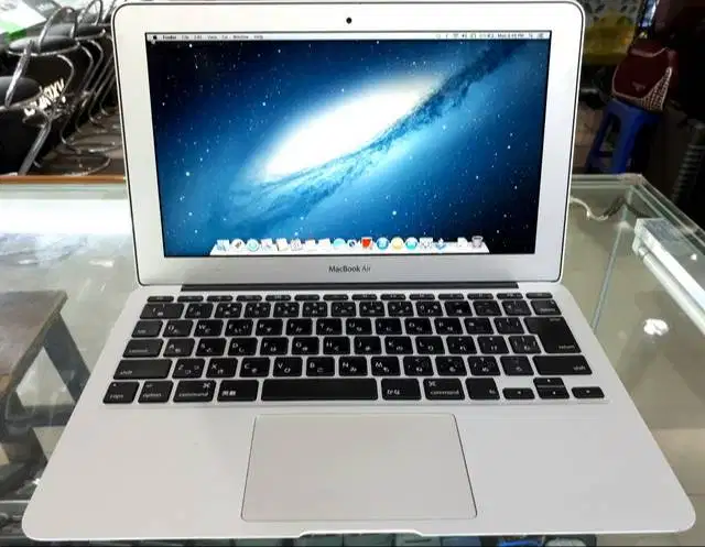 MacBook Air 11-inch A1370 Core i5 1.6GHz RAM 4GB SSD 128GB Seken Mulus