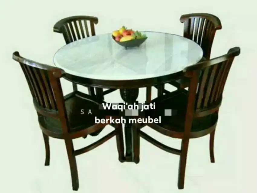 Meja Makan marmer bundar mewah kursi 4,bahan kayu jati tua