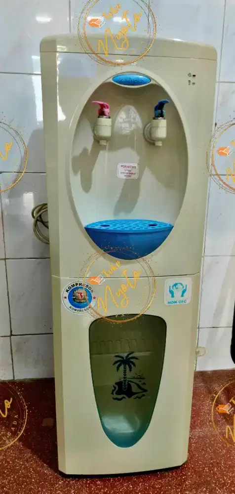 Dispenser panas & dingin air es, like new