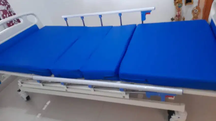 Dijual tempat tidur pasien GTT 3  ENGKOL MANUAL FREE KASUR DECOBITUS O