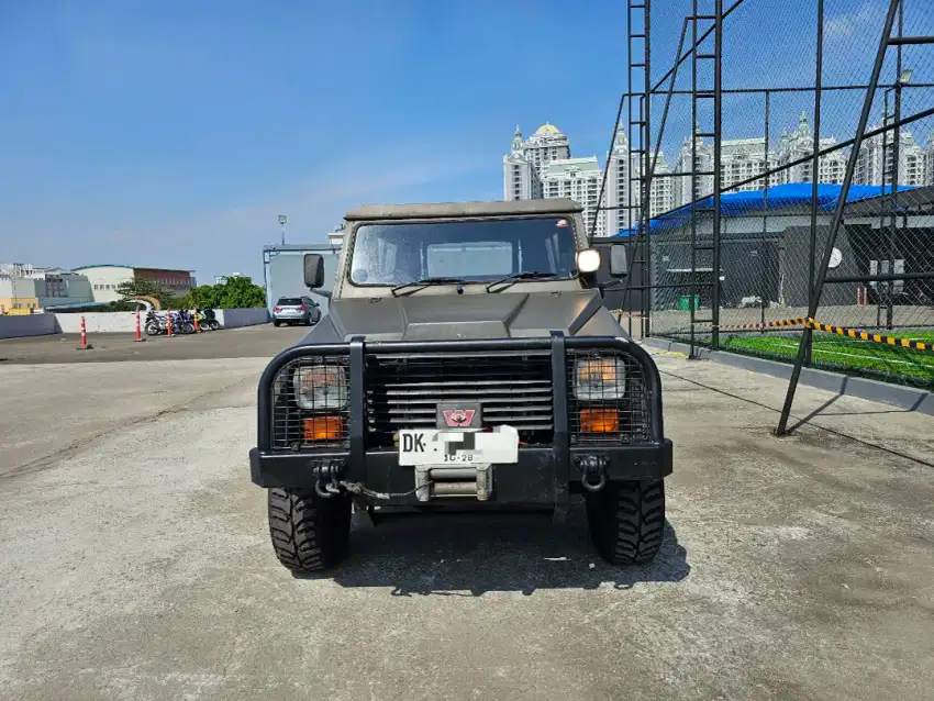 Landrover Defender Hornet 4WD Very Rare !