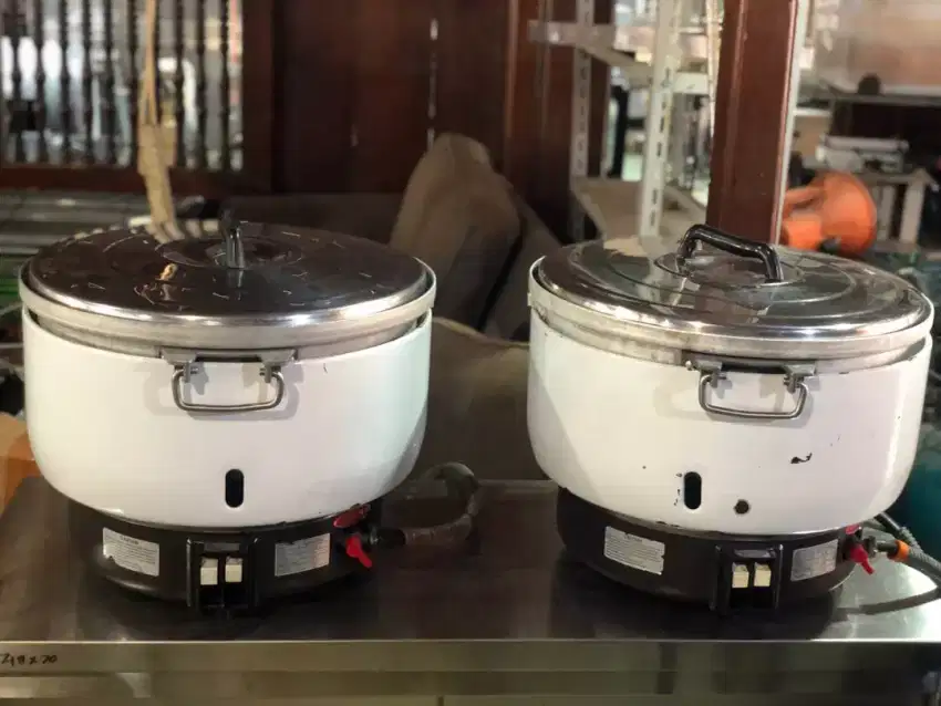 Rice Cooker Gas kapasitas 10L
kondisi mulus

thermostat On