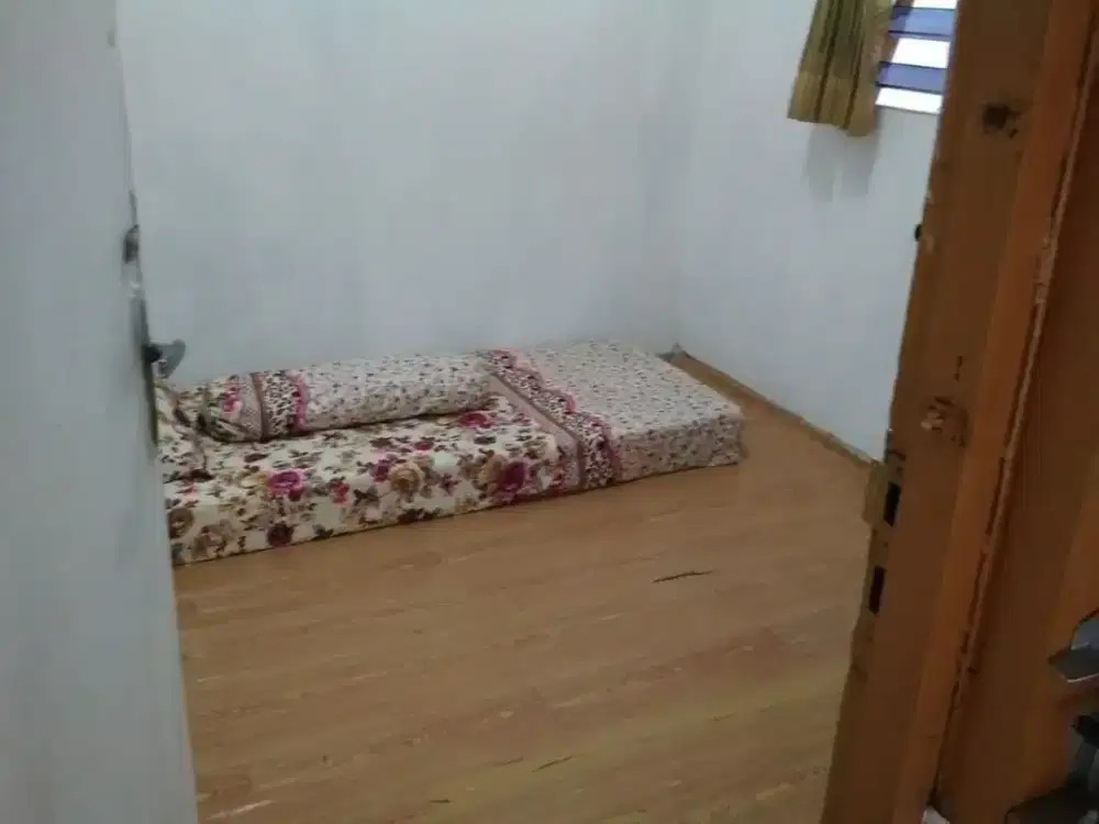 Kost Harian Mingguan Muslim Pramuka Salemba Dekat Stasiun Kramat