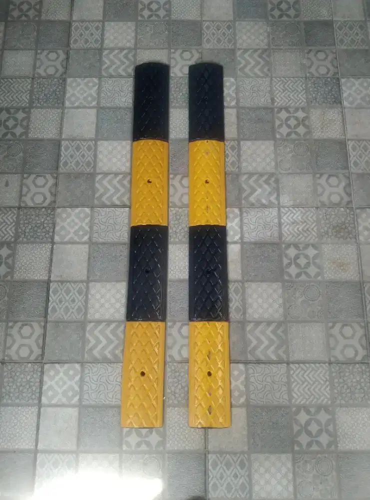 Speed bump rubber / Polisi tidur karet 2pcs