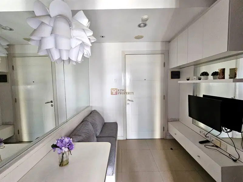 Desain Mewah 1 BR Madison Park Apartemen Central Park Lokasi Strategis