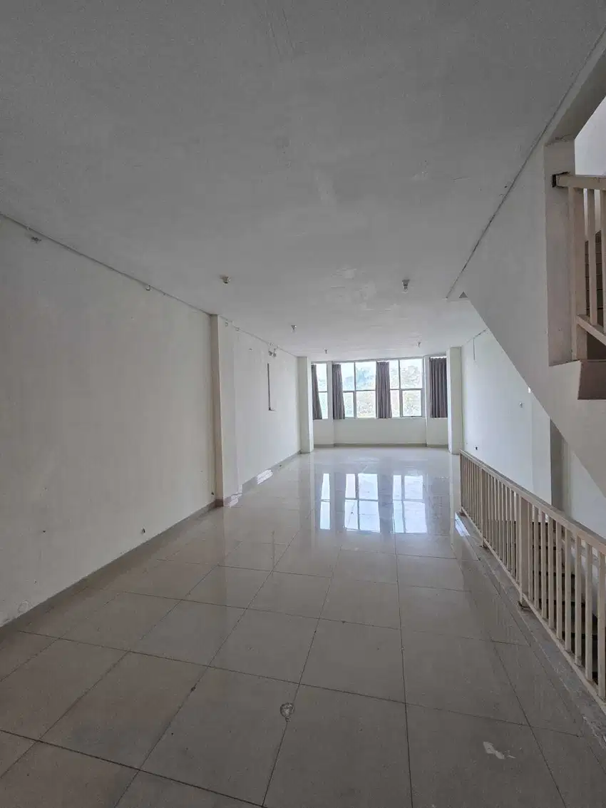Disewakan Ruko PIK, 5x15, 5 lantai, hadap jalan raya, Lokasi Bagus