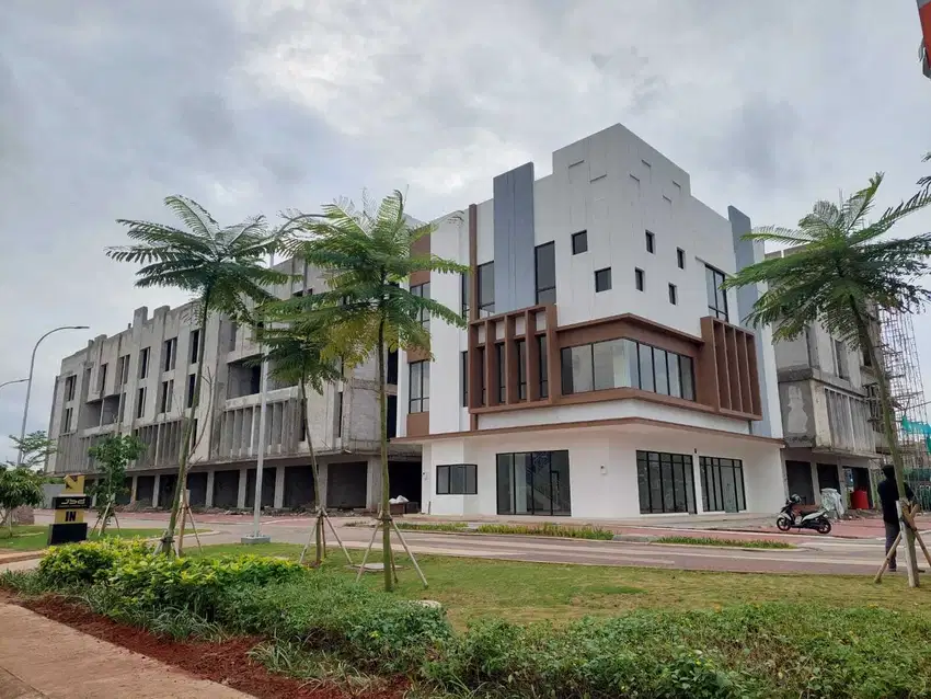 Siap Huni Ruko JBD 3 lantai JGC 2 Pintu Pusat Komersil area depan