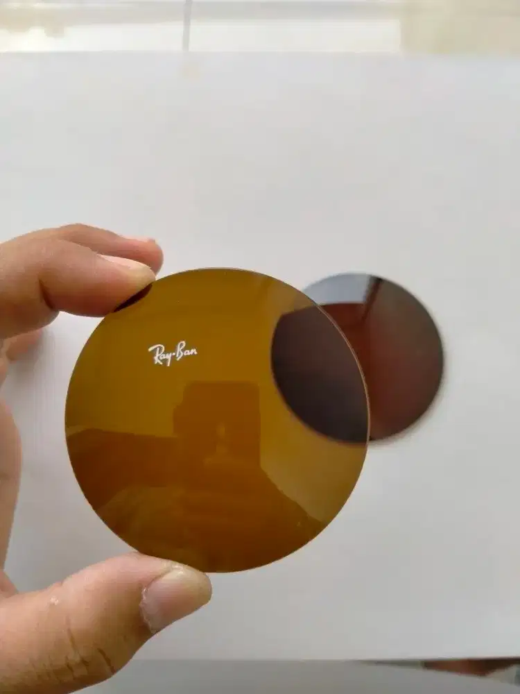 Di jual lensa ray ban berbahan kaca anti gores