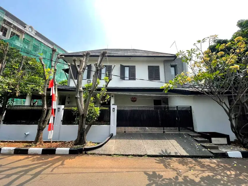 Dijual Rumah Mewah di  Bumi Karang Indah, Lebak Bulus, Jakarta Selatan