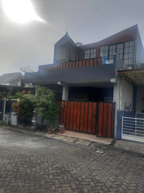 ‼️B.U‼️Rumah 2 Lantai Siap Huni diPerum Taman Rivera Rungkut SBY.