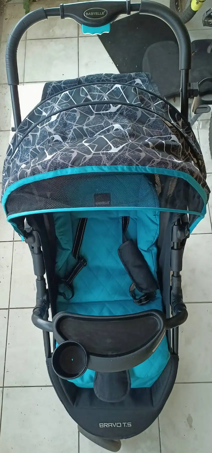 Stroller plus car seat untuk sikecil duduk di mobil Babyelle Bravo T.S