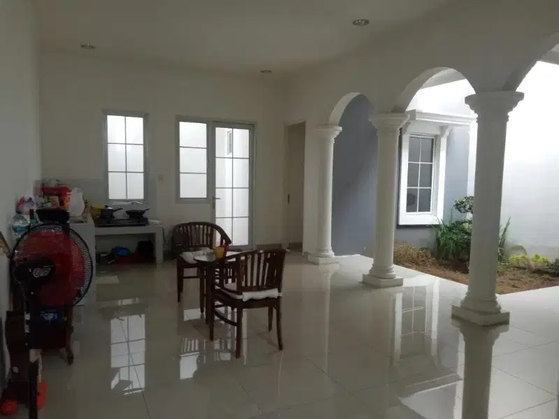 Dijual rumah Cluster Alicante Gading serpong