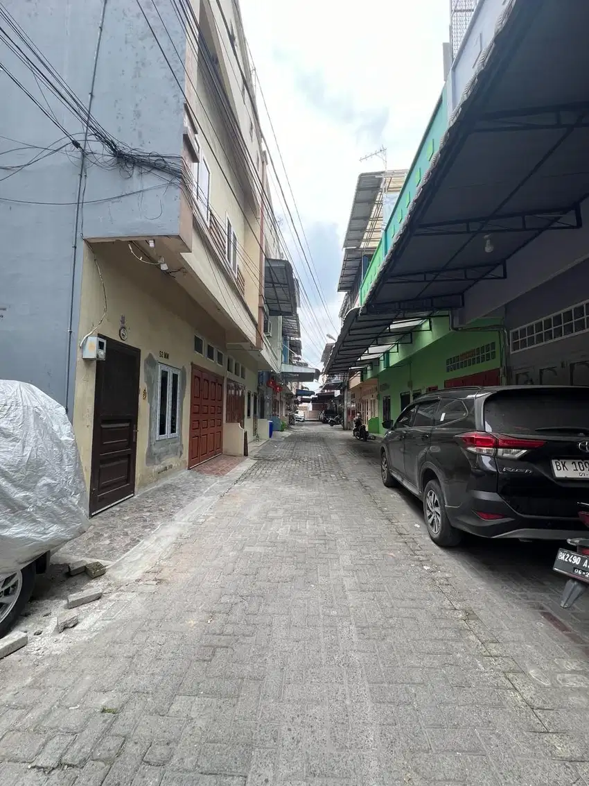 Rumah Katamso Dalam Komplek Dekat dengan Pasar Tikun dan Pinggir jalan