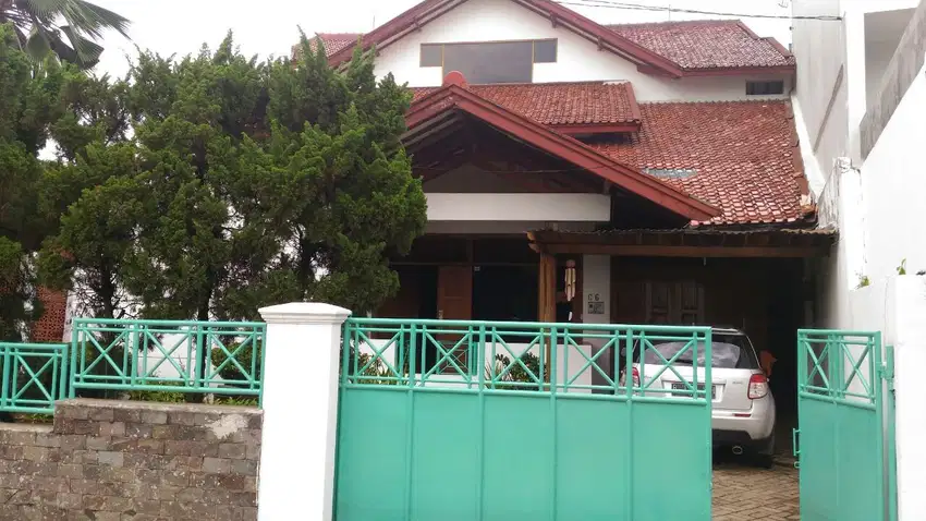 Rumah Luas Nyaman Asri Dalam Komplek Strategis di Pejaten Barat Jaksel