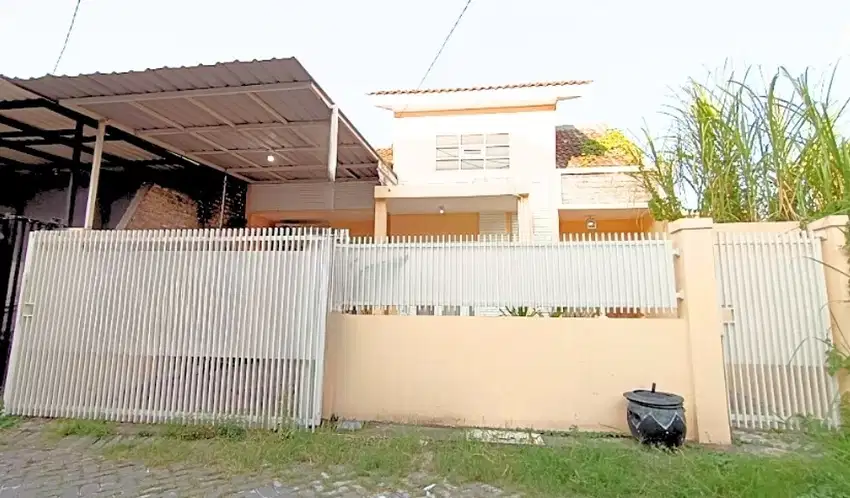 Rumah Royal Paka Gununganyar Surabaya Timur