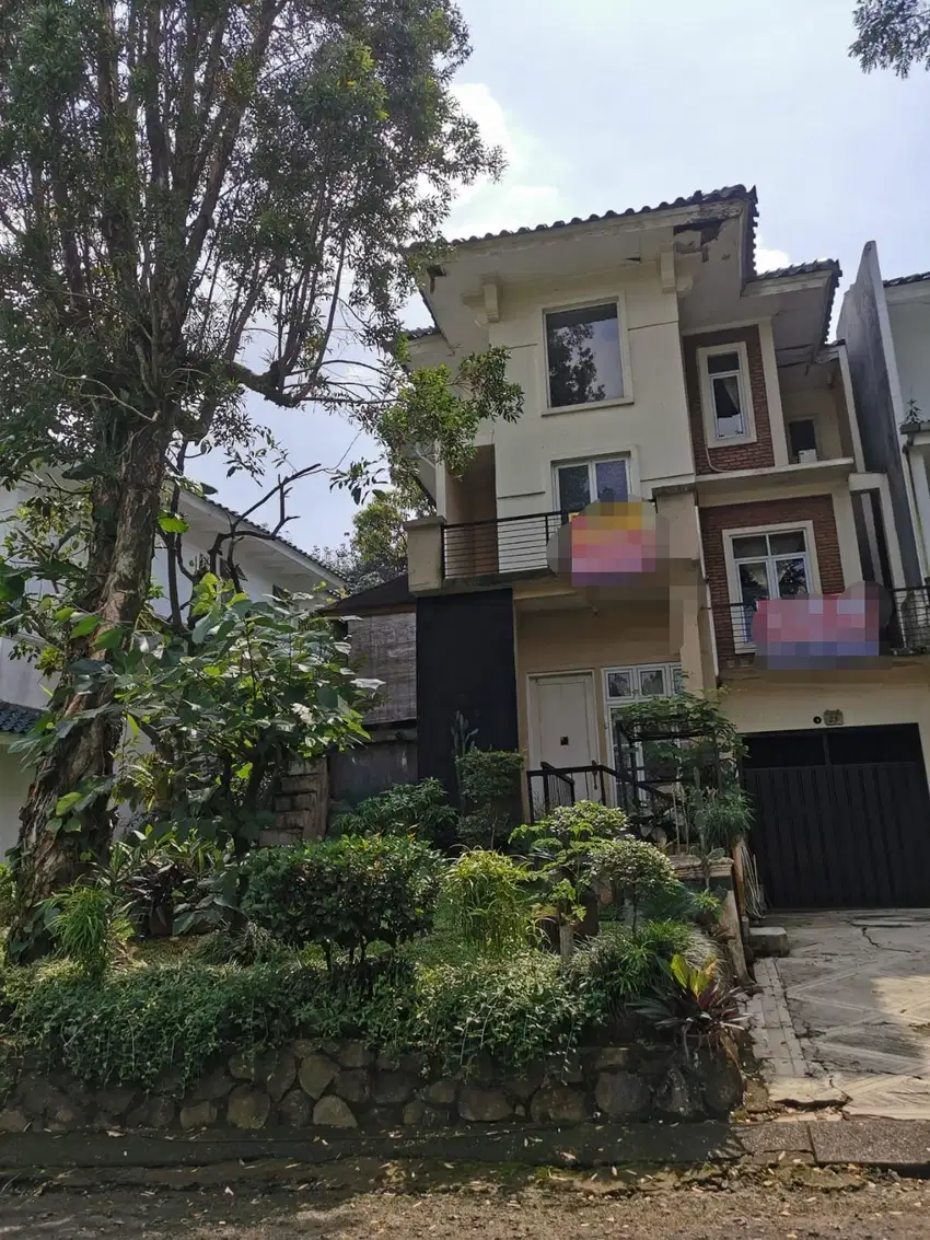 Dijual murah rumah asri cluster Bukit Golf Hijau Sentul City