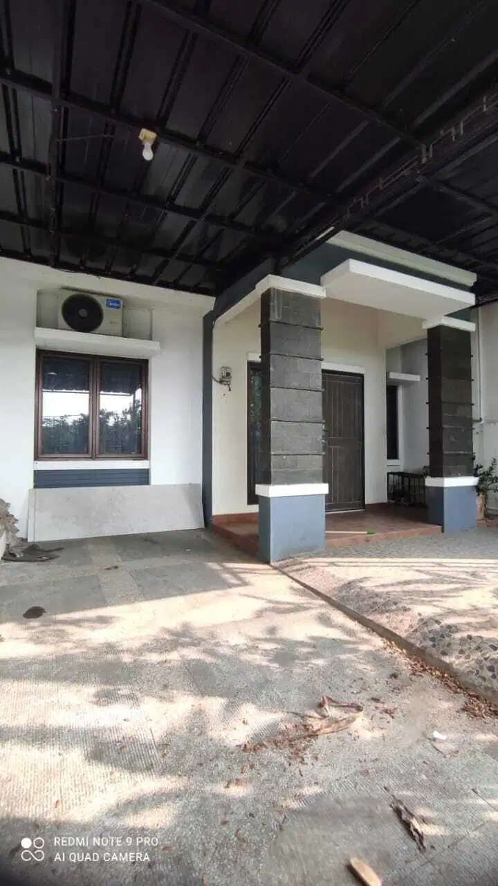 Rumah 1½ Lantai Siap Huni di Cluster Aralia, Harapan Indah