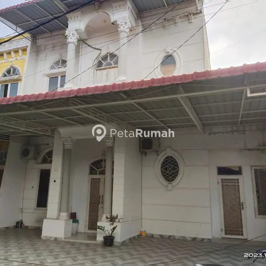 DIJUAL VILLA JALAN RESTU KOMPLEK SURYA REGENCY 2 - DAERAH HELVETIA