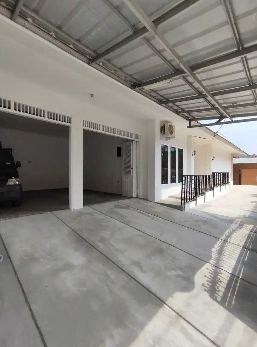 DISEWAKAN RUMAH DI KEMANG LOKASI MENARIK DAN STRATEGIS BARU RENOVASI