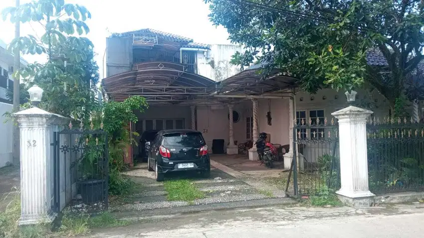 Disewakan rumah luas dan sangat strategis di Bogor Tengah.