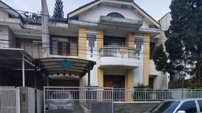 DIJUAL RUMAH KLASIK LINGKUNGAN ASRI UDARA SEJUK CIPAKU INDAH BANDUNG