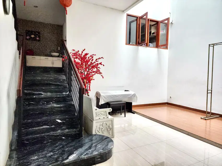 Dijual Cepat dan Murah Rumah Modern Posisi Hook GreenVille jakarta Bar