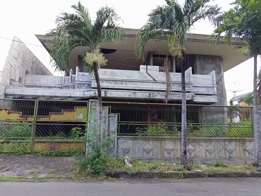 Butuh Super CEPAT LAKU!!!  Rumah Hijau Lokasi Bagus Di Darmo!!